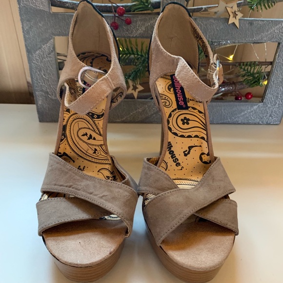 dollhouse platform shoes